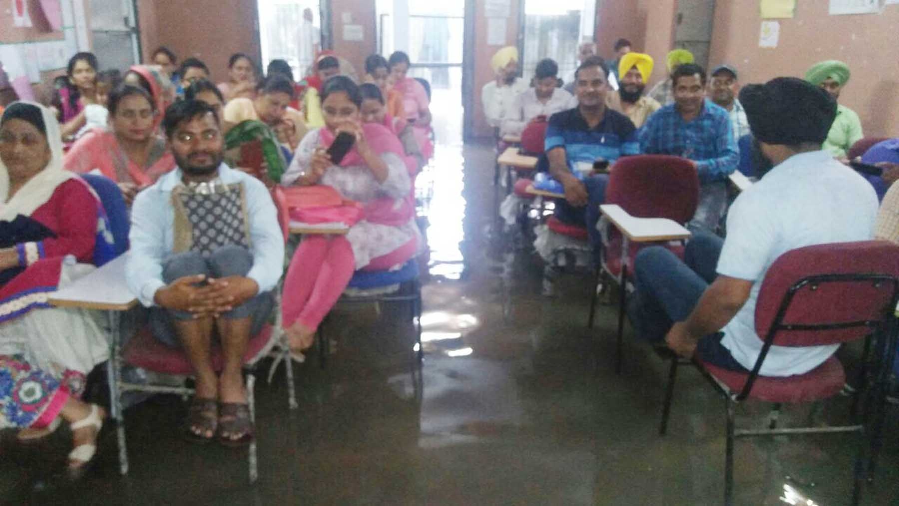 ਗੰਦੇ ਪਾਣੀ ’ਚ ਡੁੱਬਿਆ ਬੀ.ਪੀ.ਈ.ਓ. ਦਫ਼ਤਰ