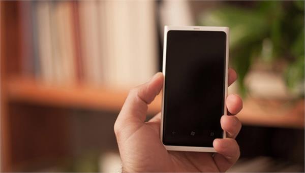 tainee cop held for taking selfie in judge  s chair