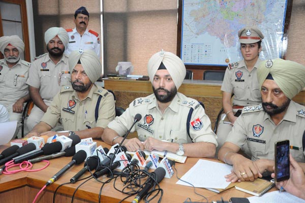 ਡਰਾਈਵਰਾਂ ਦੀ ਹੱਤਿਆ ਕਰ ਕੇ ਕਾਰਾਂ ਲੁੱਟਣ ਵਾਲੇ ਗਿਰੋਹ ਦਾ ਪਰਦਾਫਾਸ਼