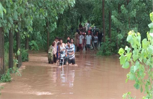 shahpur link roads closed due to rain