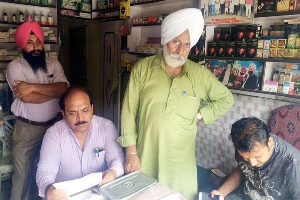 ਡਰੱਗ ਇੰਸਪੈਕਟਰ ਵੱਲੋਂ ਮੈਡੀਕਲ ਸਟੋਰਾਂ ’ਤੇ ਛਾਪੇਮਾਰੀ