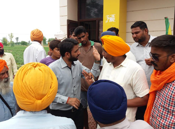 ਸੇਵਾ ਕੇਂਦਰਾਂ ਦਾ ਸਾਮਾਨ ਚੁੱਕਣ ’ਤੇ ਪੇਂਡੂ ਅਤੇ ਜ਼ਿਲਾ ਪ੍ਰਸ਼ਾਸਨ ਵਿਚਕਾਰ ਹੋ ਸਕਦੈ ਖਡ਼ਕਾ-ਦਡ਼ਕਾ