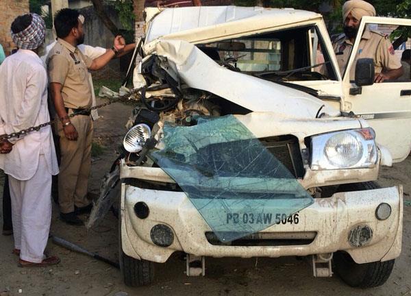 collision in ballarrow and tractor trolley