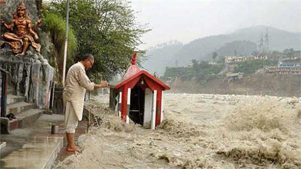 due to rains in uttarakhand  7 deaths in dehradun