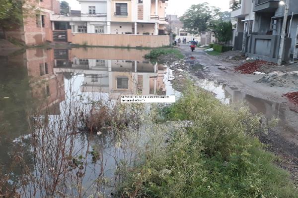due to lack of clean water  patel nagar resentful