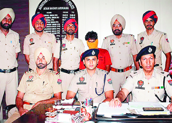 ਐੱਮ. ਪੀ. ਤੋਂ 3 ਕੁਇੰਟਲ ਚੂਰਾ-ਪੋਸਤ ਟਰੈਕਟਰ-ਟਰਾਲੀ ’ਚ ਲੁਕੋ ਕੇ ਲਿਆ ਰਿਹਾ ਸਮੱਗਲਰ ਗ੍ਰਿਫਤਾਰ