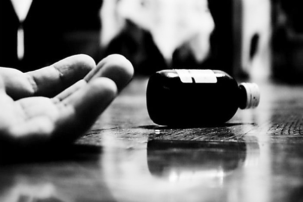 ਗੁਰੂਦੇਵ ਸਟੂਡੀਓ ਦੇ ਮਾਲਕ ਦੇ ਪੁੱਤਰ ਨੇ ਸ਼ੋਅਰੂਮ ਦੀ ਛੱਤ ਤੋਂ ਮਾਰੀ ਛਾਲ, ਮੌਤ