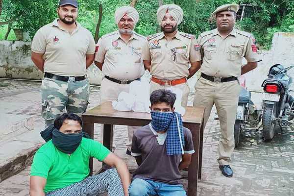 ਨਸ਼ੇ ਵਾਲੇ 1000 ਕੈਪਸੂਲਾਂ ਤੇ 22 ਟੀਕਿਅਾਂ ਸਣੇ 2 ਕਾਬੂ