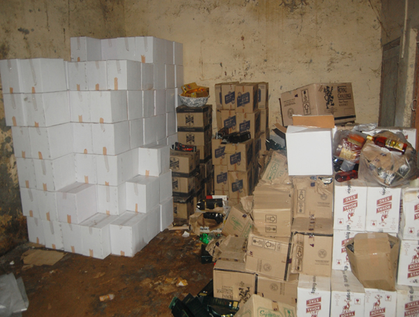 ਕੋਠੀ ’ਚ ਬਣੇ ਗੁਪਤ ਤਹਿਖਾਨੇ ’ਚੋਂ 1404 ਪੇਟੀਅਾਂ ਨਾਜਾਇਜ਼ ਸ਼ਰਾਬ ਬਰਾਮਦ