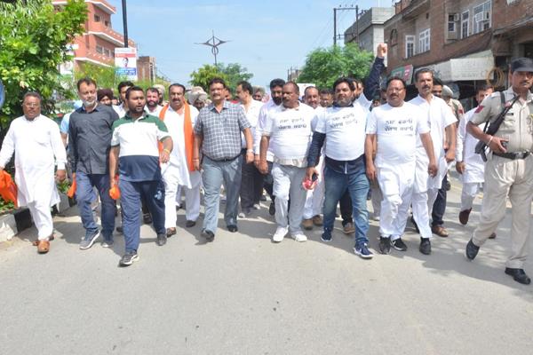 shiv sena bal thackeray protest rally