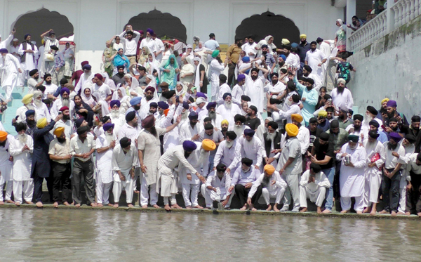 ਅਫ਼ਗਾਨਿਸਤਾਨ ''ਚ ਮਾਰੇ ਗਏ ਸਿੱਖਾਂ ਦੀਆਂ ਅਸਥੀਆਂ ਜਲ ਪ੍ਰਵਾਹ