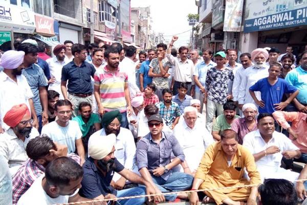 sewerage water shopkeepers dhana