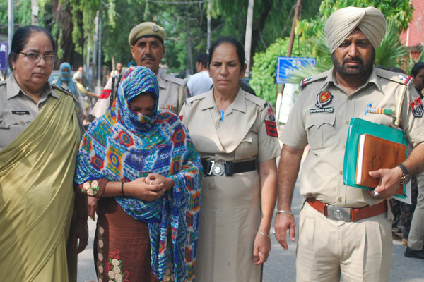 ਨੇਤਰਹੀਣ ਅੌਰਤ ਦੇ ਕਤਲ ਦੀ ਗੁੱਥੀ ਸੁਲਝੀ ਦੋਸ਼ੀ ਔਰਤ ਗ੍ਰਿਫਤਾਰ, ਪਤੀ ਫਰਾਰ