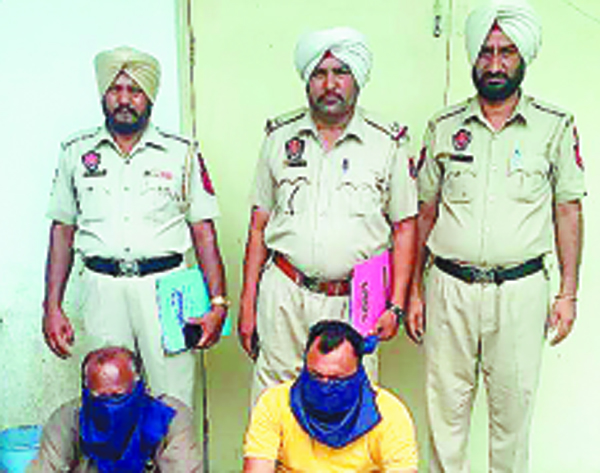 2 ਸਮੱਗਲਰਾਂ ਕੋਲੋਂ ਭਾਰੀ ਮਾਤਰਾ ’ਚ ਨਾਜਾਇਜ਼ ਸ਼ਰਾਬ ਬਰਾਮਦ