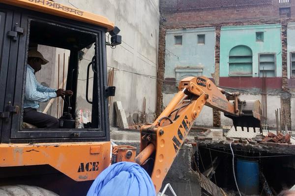 illegal buildings re sealed