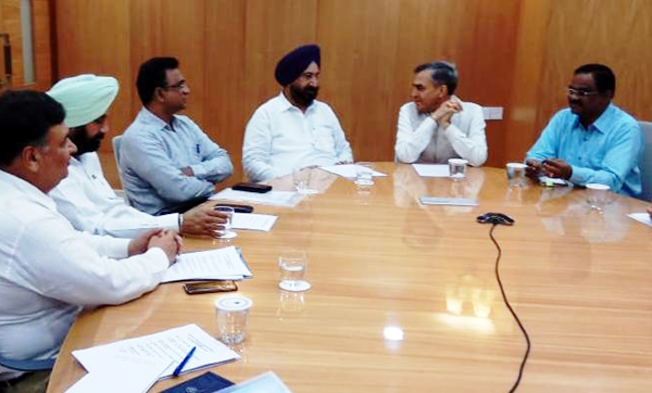 ਫਸਲੀ ਕਰਜ਼ਿਆਂ ਲਈ ਨਬਾਰਡ ਜਾਰੀ ਕਰੇਗਾ 4000 ਕਰੋੜ ਰੁਪਏ ਦੀ ਲਿਮਟ : ਰੰਧਾਵਾ