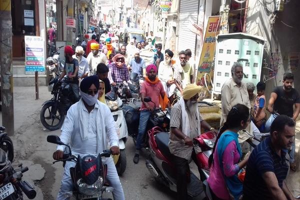 traffic problems should be addressed