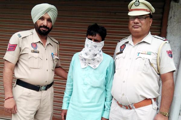 illicit liquor  arrested