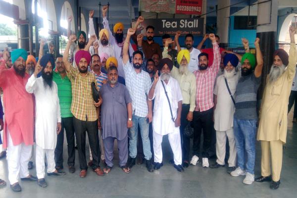 bus owners protest performance