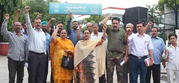 doordarshan employees protest