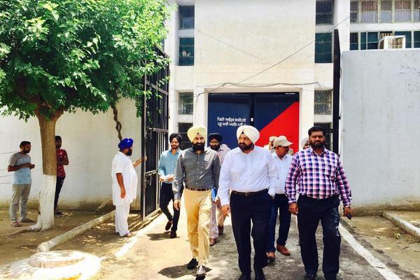 session judge visiting jail