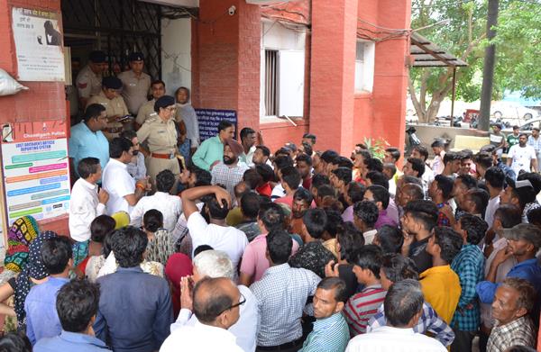 angry family surrounded the police station