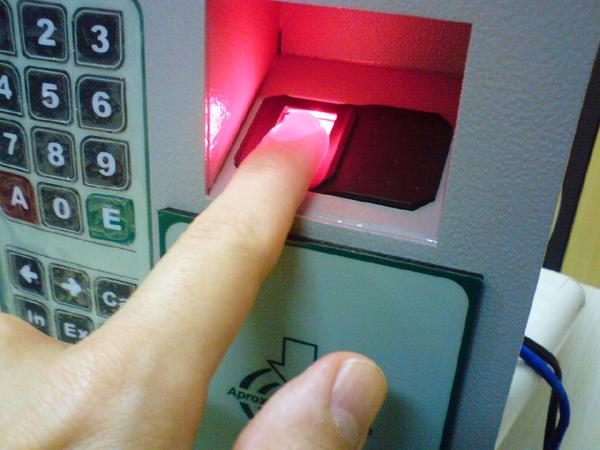 biometric machine on the inspectors