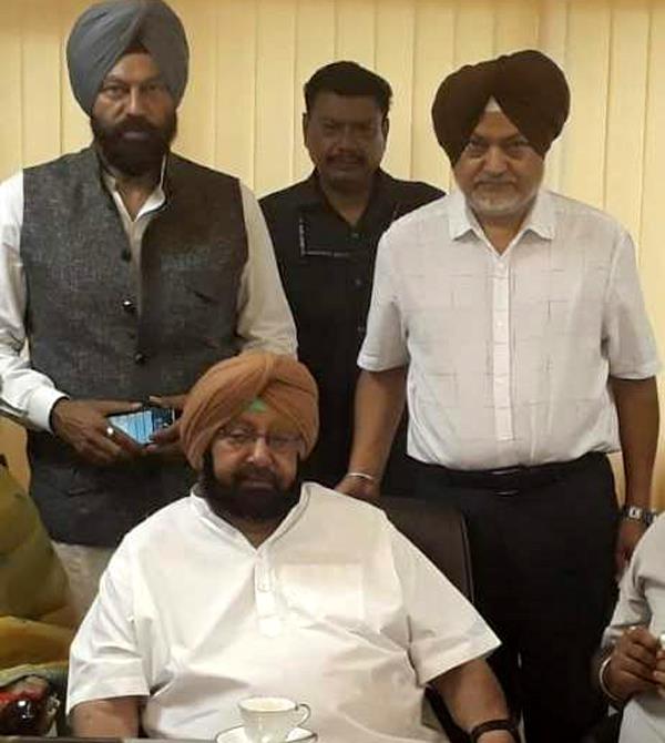 meeting with caption