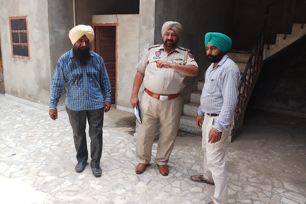 ਇੰਗਲੈਂਡ ਗਏ ਪਰਿਵਾਰ ਦੇ ਘਰ ਨੂੰ ਚੋਰਾਂ ਬਣਾਇਆ ਨਿਸ਼ਾਨਾ