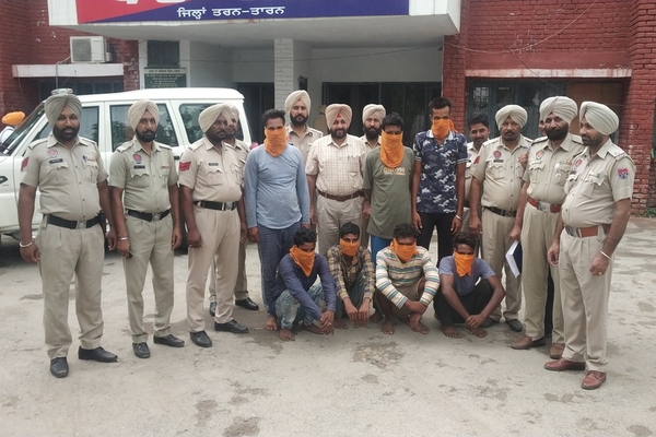 ਲੁੱਟਾਂ-ਖੋਹਾਂ ਕਰਨ ਤੇ ਨਸ਼ਾ ਵੇਚਣ ਵਾਲੇ 7 ਕਾਬੂ, 1 ਫਰਾਰ