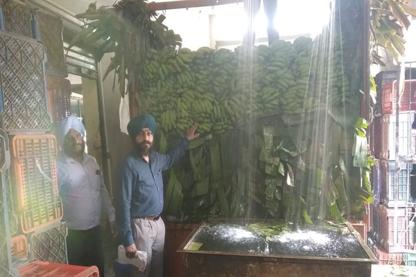 ਸਿਹਤ ਵਿਭਾਗ ਦੀ ਟੀਮ ਨੇ 1 ਦਰਜਨ ਖਾਣ-ਪੀਣ ਵਾਲੀਅਾਂ ਵਸਤੂਅਾਂ ਦੇ ਸੈਂਪਲ ਕੀਤੇ ਸੀਲ