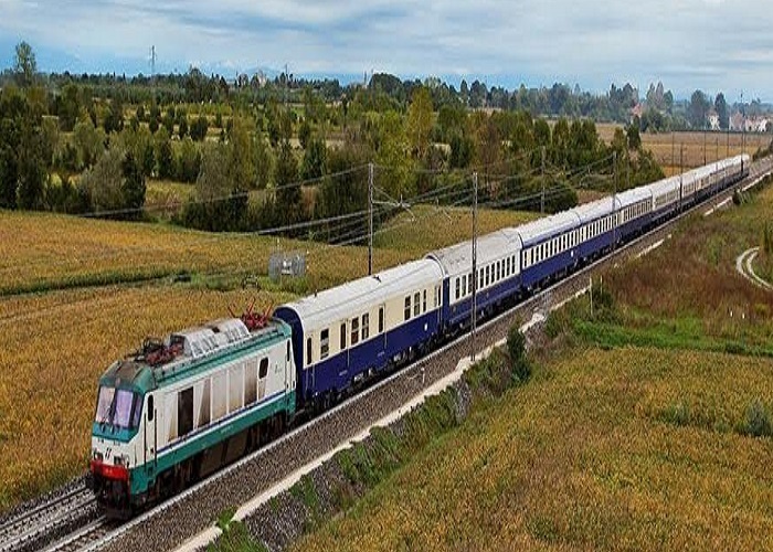 ਇਟਲੀ : ਰੇਲ ਗੱਡੀ 'ਚ ਬਿਨਾਂ ਟਿਕਟ ਦੇ ਸਫਰ ਕਰਨ ਵਾਲਿਆਂ ਨੂੰ ਮਿਲੀ ਇਹ ਸਜ਼ਾ