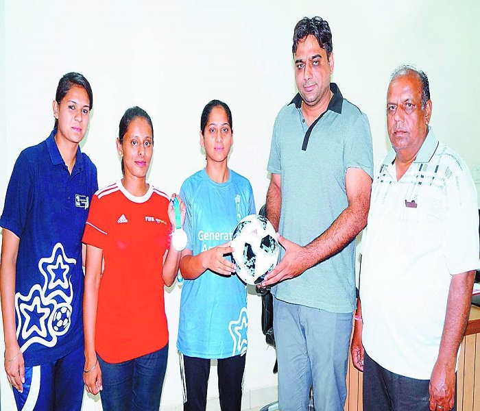 ਵਾਈ. ਐੱਫ. ਸੀ. ਵਾਲੰਟੀਅਰਜ਼ ਫੀਫਾ ਵਰਲਡ ਕੱਪ ਤੋਂ ਵਤਨ ਪਰਤੇ