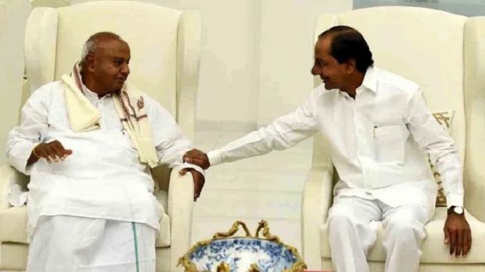 ਦੇਵੇਗੌੜਾ ਨੇ ਕੇ. ਚੰਦਰਸ਼ੇਖਰ ਰਾਓ ਨਾਲ ਕੀਤੀ ਮੁਲਾਕਾਤ