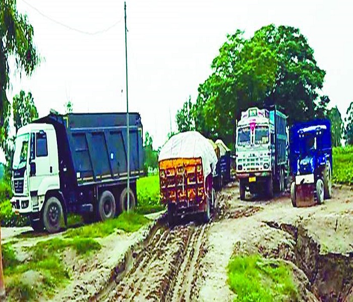 ਨਾਜਾਇਜ਼ ਮਾਈਨਿੰਗ ਕਰਦੇ 43 ਵਾਹਨ ਪੁਲਸ ਦੇ ਕਬਜ਼ੇ ''ਚ