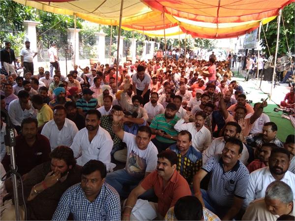 ਜਲੰਧਰ ''ਚ ਅੱਜ ਤੋਂ ਨਹੀਂ ਹੋਵੇਗੀ ਸਫਾਈ, ਨਿਗਮ ਕਰਮਚਾਰੀ ਹੜਤਾਲ ''ਤੇ (ਤਸਵੀਰਾਂ)