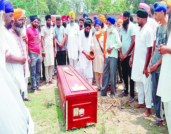 ਰੋਜ਼ੀ ਰੋਟੀ ਕਮਾਉਣ ਲਈ ਗਿਆ ਸੀ ਵਿਦੇਸ਼, ਲਾਸ਼ ਬਣ ਪਰਤਿਆ 38 ਸਾਲਾ ਕੁਲਵਿੰਦਰ ਸਿੰਘ