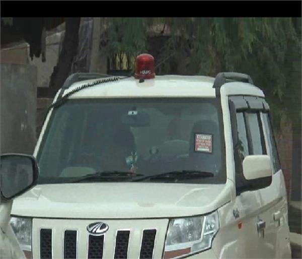 government officer red light vehicle