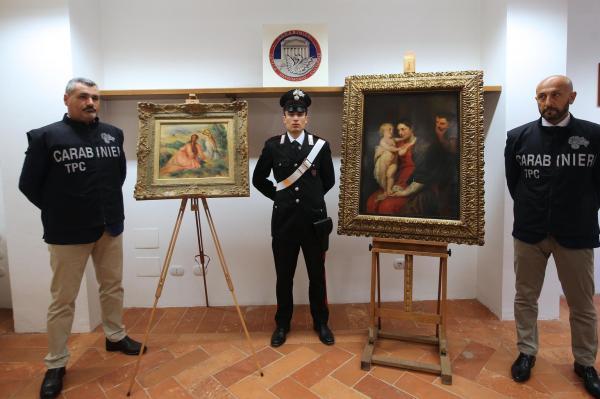 italy police found stolen paintings a year ago
