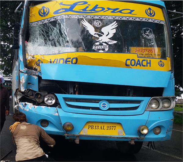 bus  canter  collision