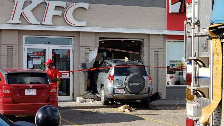 ਕੈਨੇਡਾ: ਹਾਦਸੇ ਦੀ ਸ਼ਿਕਾਰ ਹੋਈ ਕਾਰ ਨੇ ਤੋੜੀ ਰੈਸਟੋਰੈਂਟ ਦੀ ਕੰਧ, ਬਜ਼ੁਰਗ ਔਰਤ ਜ਼ਖਮੀ