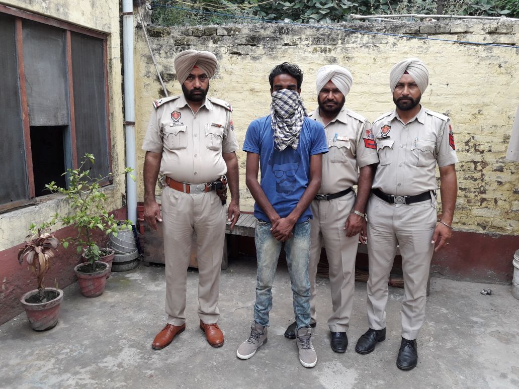 22 ਗ੍ਰਾਮ ਨਸ਼ੀਲੇ ਪਦਾਰਥਾਂ ਸਮੇਤ ਤਸਕਰ ਕਾਬੂ