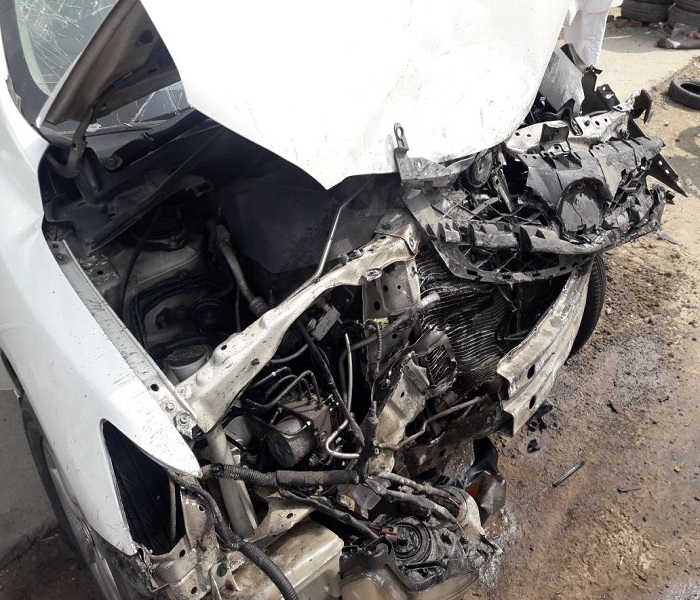 ਤੇਜ਼ ਰਫਤਾਰ ਕਾਰ ਸੰਤੁਲਨ ਵਿਗੜਨ ਕਾਰਨ ਕੰਧ ਤੋੜ ਕੇ ਵੜੀ ਮਕਾਨ 'ਚ (ਤਸਵੀਰਾਂ)