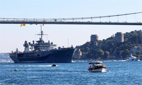 us warships passing through taiwan strait in tension with china