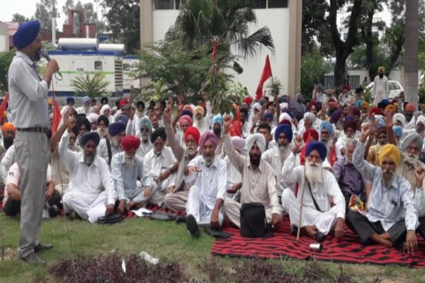 farmer organizations dharna