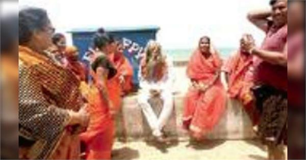bihar family finds  amitabh bachchan  gone missing 10 years ago in kanyakumar
