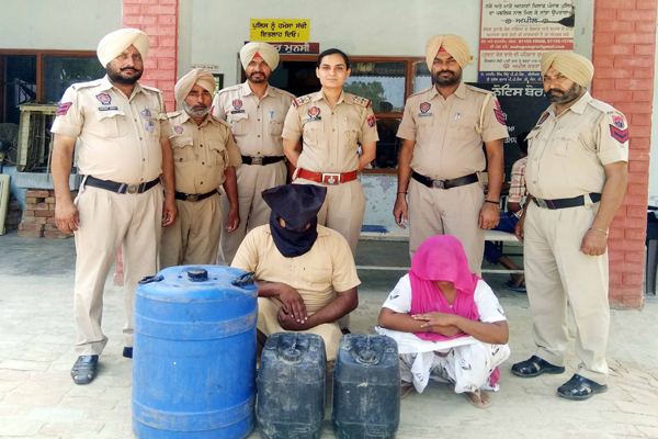 144 ਬੋਤਲਾਂ ਸ਼ਰਾਬ ਸਣੇ 2 ਦਬੋਚੇ