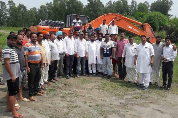 illegal mining village raji belly