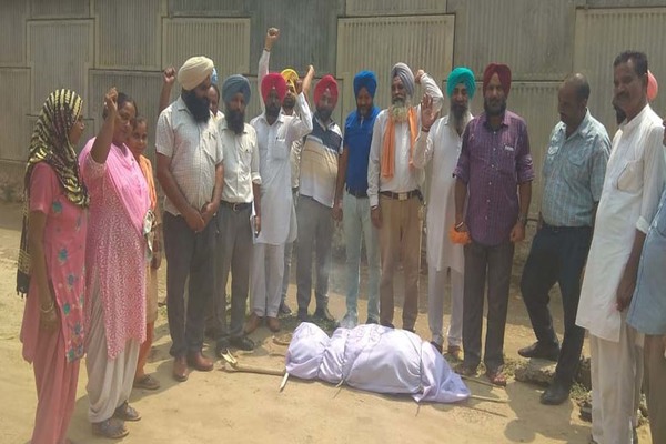 ਬਿਜਲੀ ਕਾਮਿਆਂ ਨੇ ਮੈਨੇਜਮੈਂਟ ਦੀ ਫੂਕੀ ਅਰਥੀ