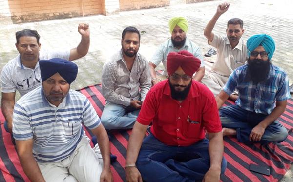 block samiti employees   strike
